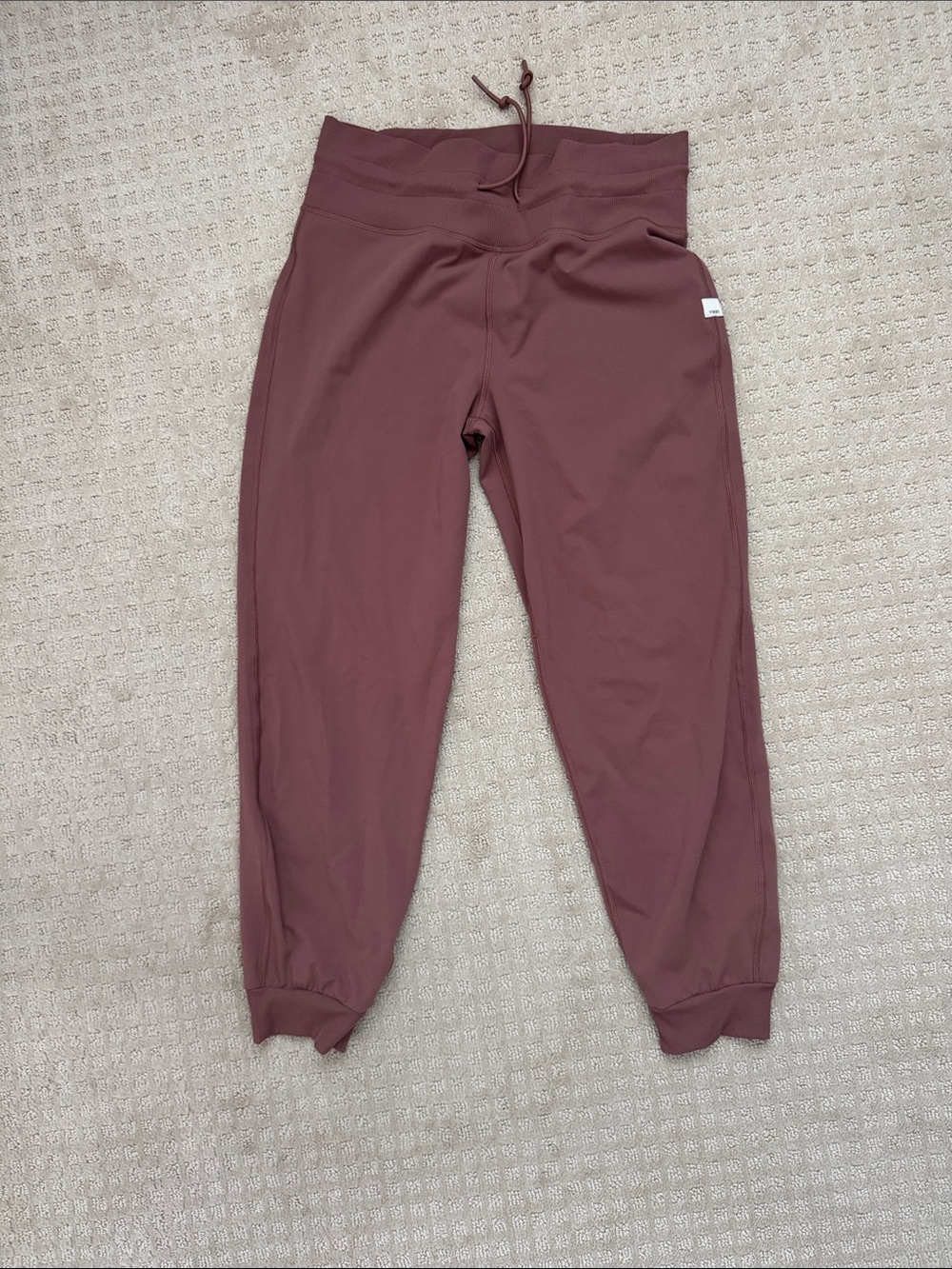 Vuori Womens Joggers in Dusty Plum